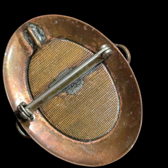 Antique Shell Cameo Brooch Pin Ornate Gold-Tone Frame Art Nouveau Design - Picture 3 of 8